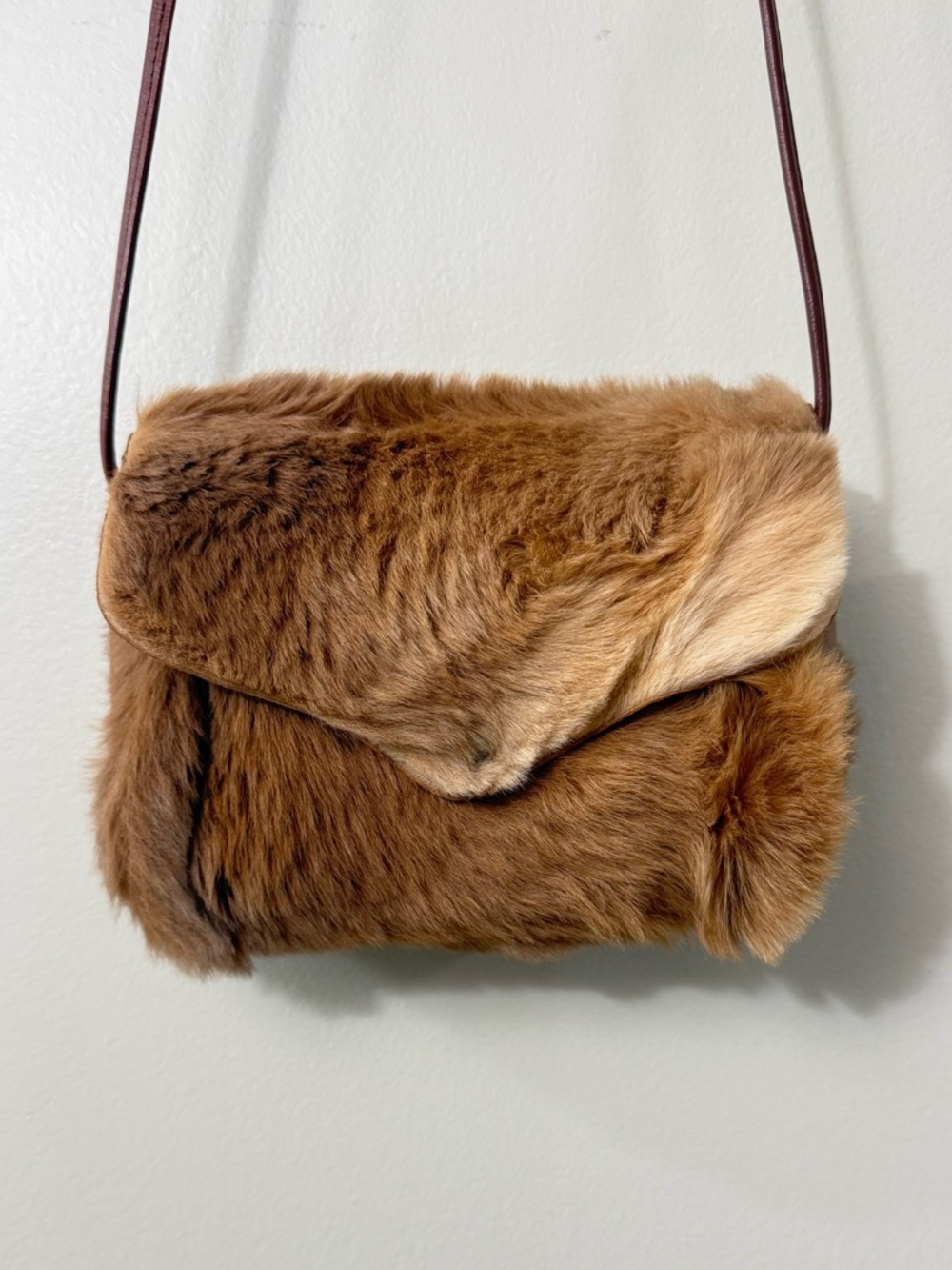 KR AUSTRALIA KANGAROO FUR CROSSBODY BAG IN FUR & LEATHER